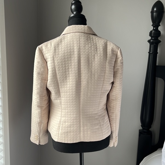 J. Michaels size 10 suit jacket in light beige. - Picture 2 of 2